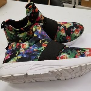 Women sneakers
